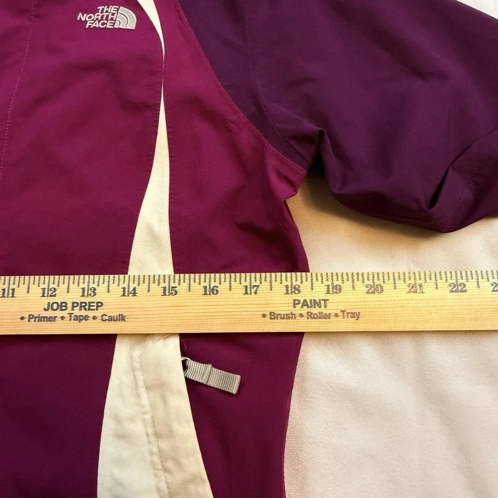 The North Face Girls‎ Large Hyvent Jacket With Good
